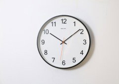 A hora atrasa este domingo: há aparelhos em casa que quase todos se esquecem de acertar