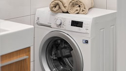 Enche a máquina de lavar roupa até ao topo, mas está a cometer este erro sem saber