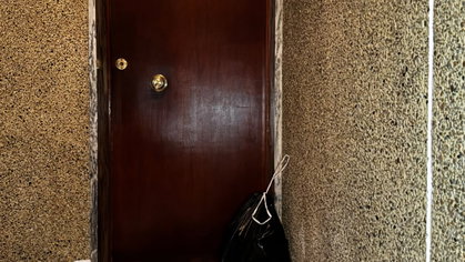Vizinho deixa lixo à porta de casa. O que diz a lei
